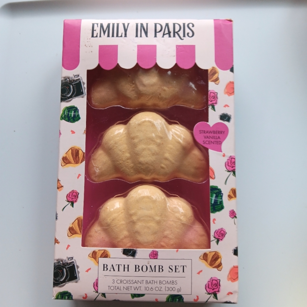 Netflix Emily in Paris Strawberry Vanilla Croissant Bath Bombs 3 Pack Gift